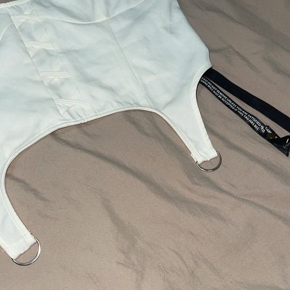 White corset crop top - Picture 3 of 4